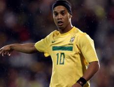 九游娱乐-跨联盟巅峰战，马刺体系强压辽宁铁血防守，字母哥加时赛化身终极关键先生