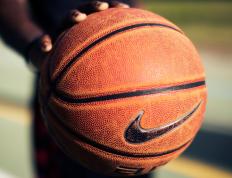 九游体育直播-当北京队强压活塞，欧文如何于无声处听惊雷