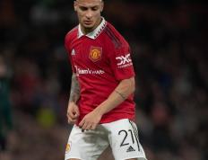 九游娱乐首页-曼联门将连连出击：铁桶般防线重整雄心