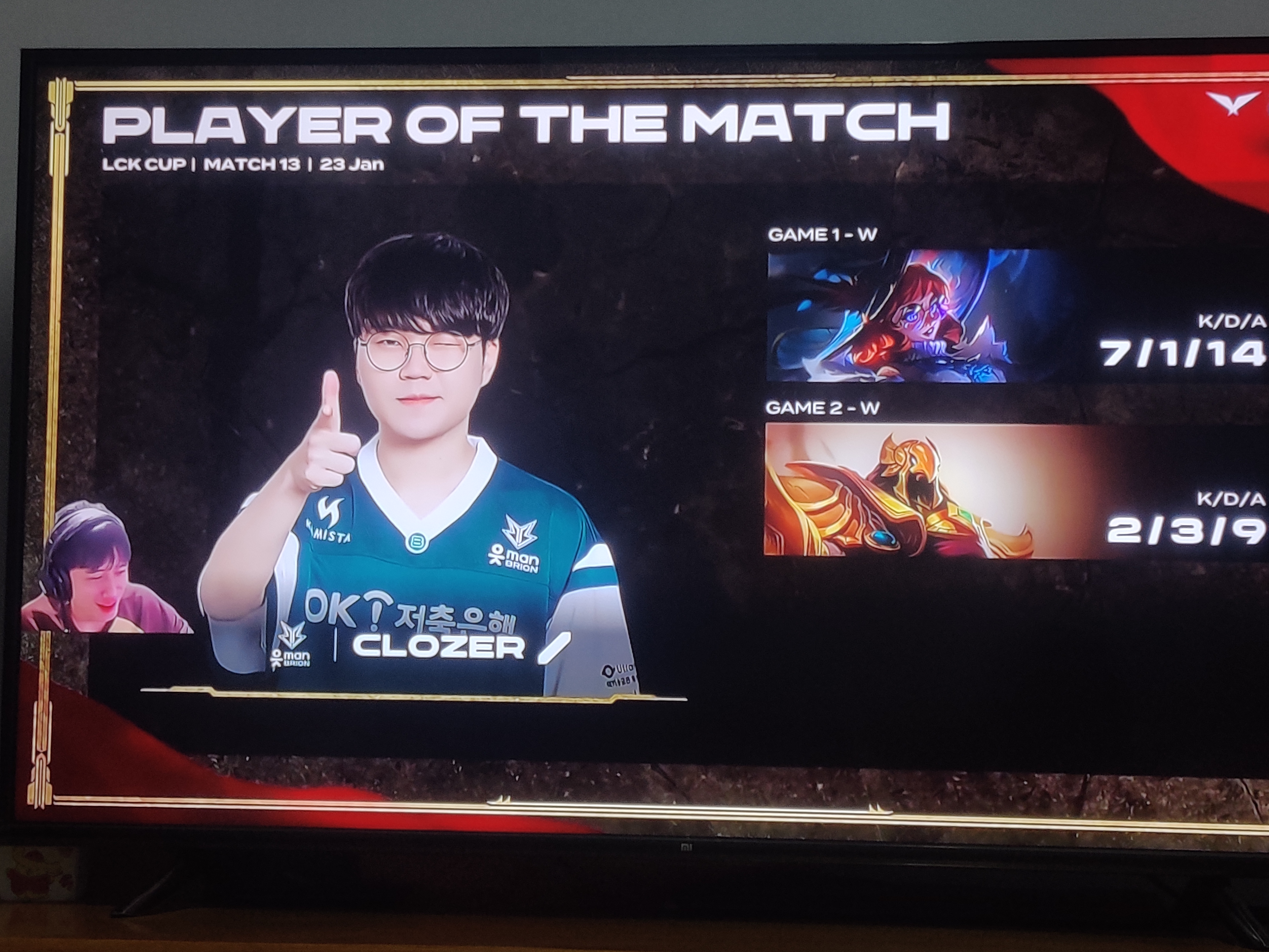 九游VIP-包含SHR横扫C9,Deft操刀奇招英雄翻盘顶尖较量小组赛,留下经典瞬间的词条