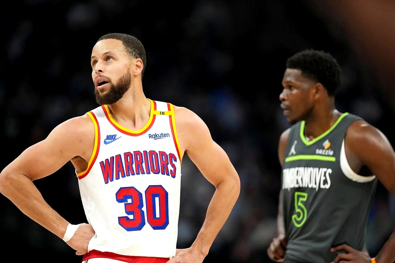 九游娱乐网站-勇士队再遭伤病困扰,库里和格林状态堪忧