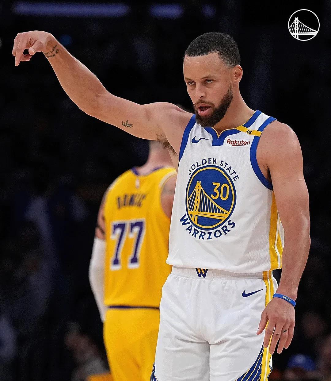 九游中国-勇士队力克湖人队,晋级总决赛