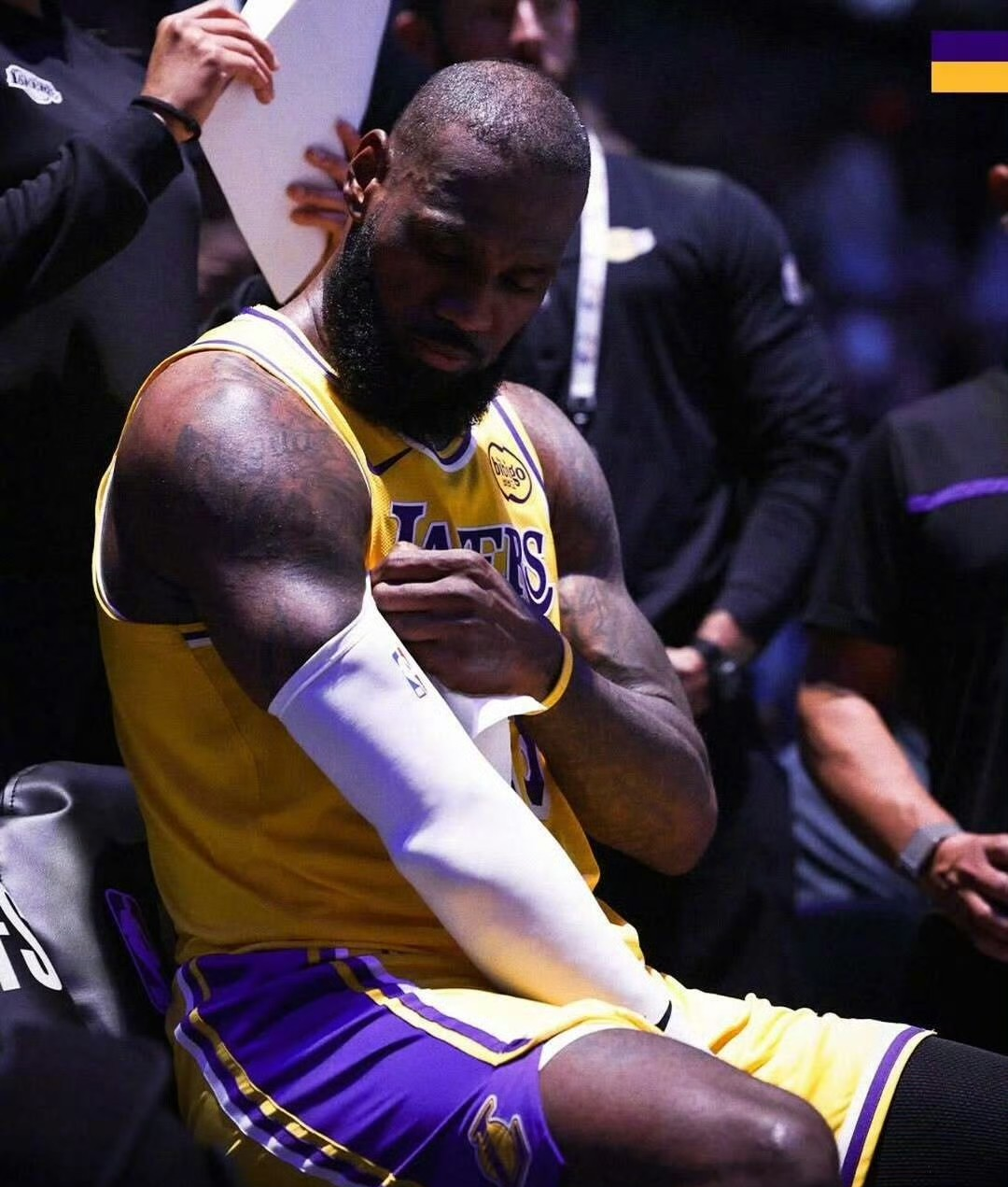 九游app下载-湖人惜败马刺,但仍将为总冠军不懈奋斗!