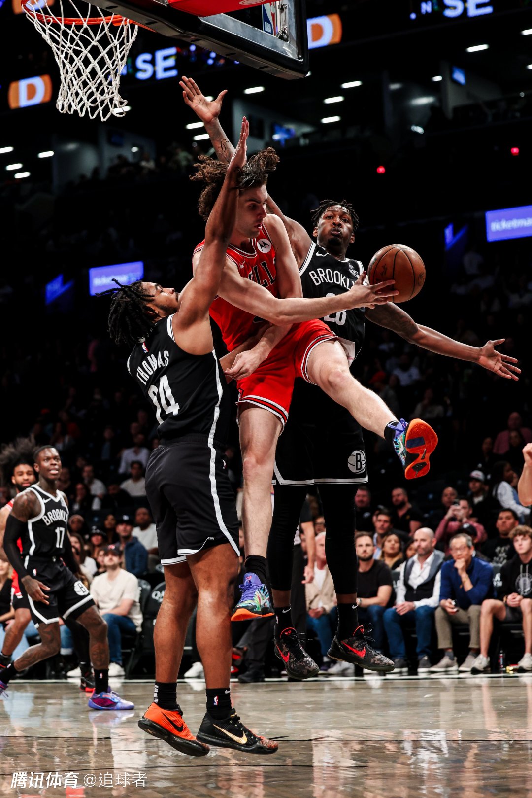 九游体育-雷霆翻盘篮网，拉文带队取胜